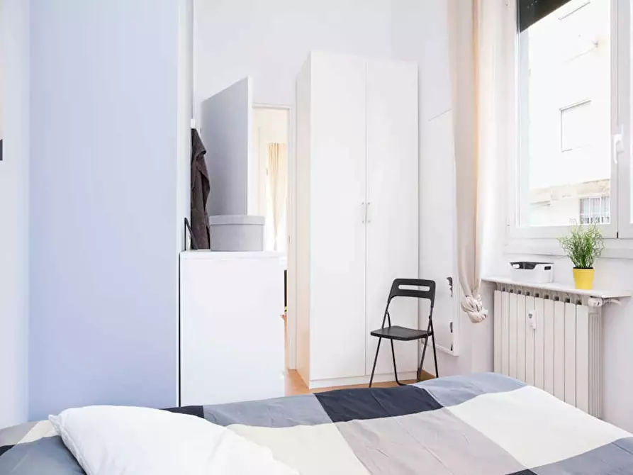 Immagine 5 di Camera in affitto  in Via Legnone a Milano
