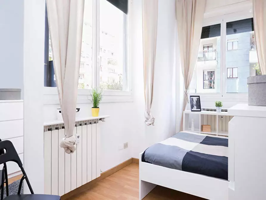 Immagine 2 di Camera in affitto  in Via Legnone a Milano