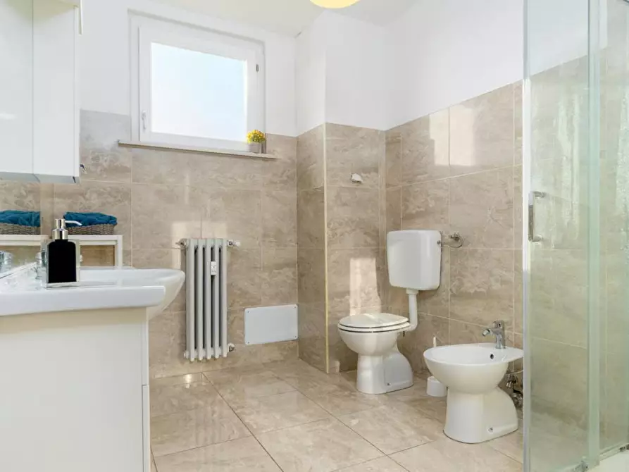 Immagine 10 di Camera in affitto  in Via dei Mandorli a Buccinasco