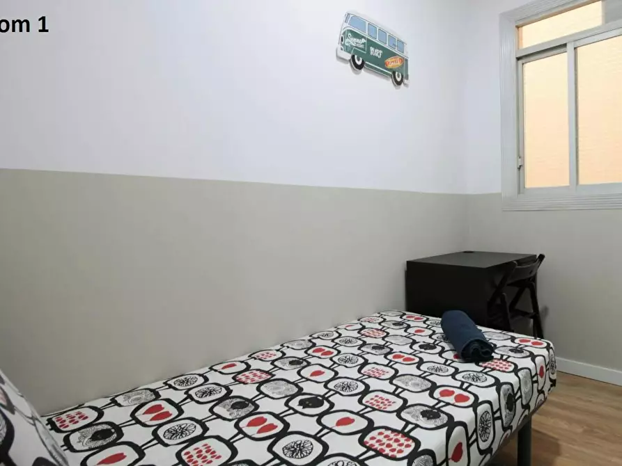 Immagine 3 di Camera in affitto  in Carrer de la Lluna a Barcelona