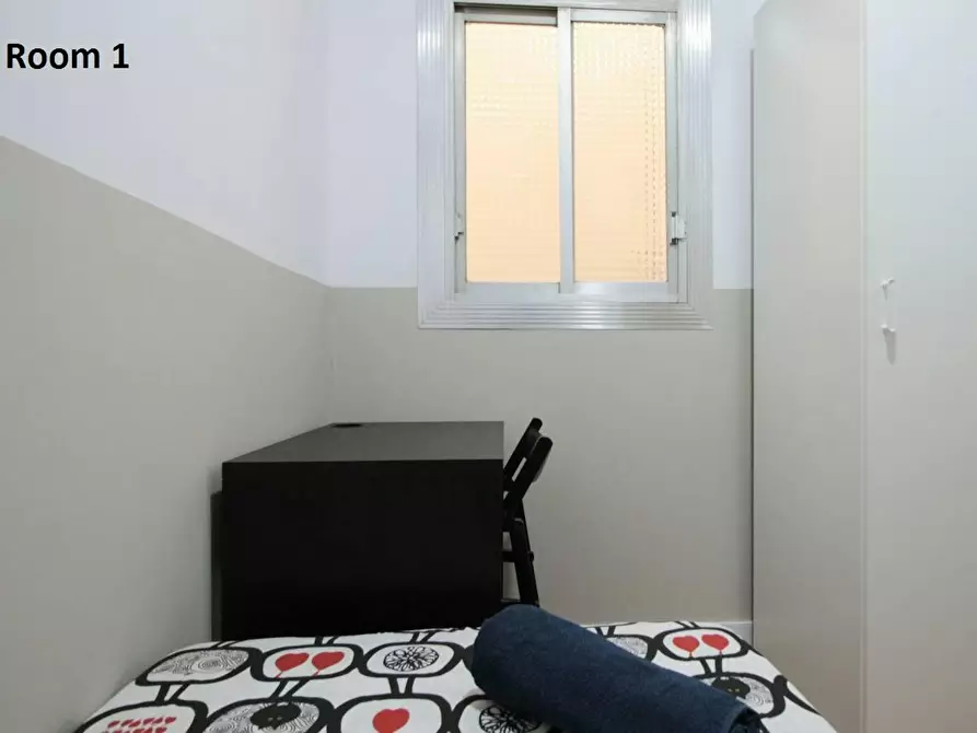 Immagine 2 di Camera in affitto  in Carrer de la Lluna a Barcelona