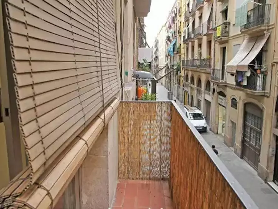 Immagine 4 di Camera in affitto  in Carrer de la Lluna a Barcelona
