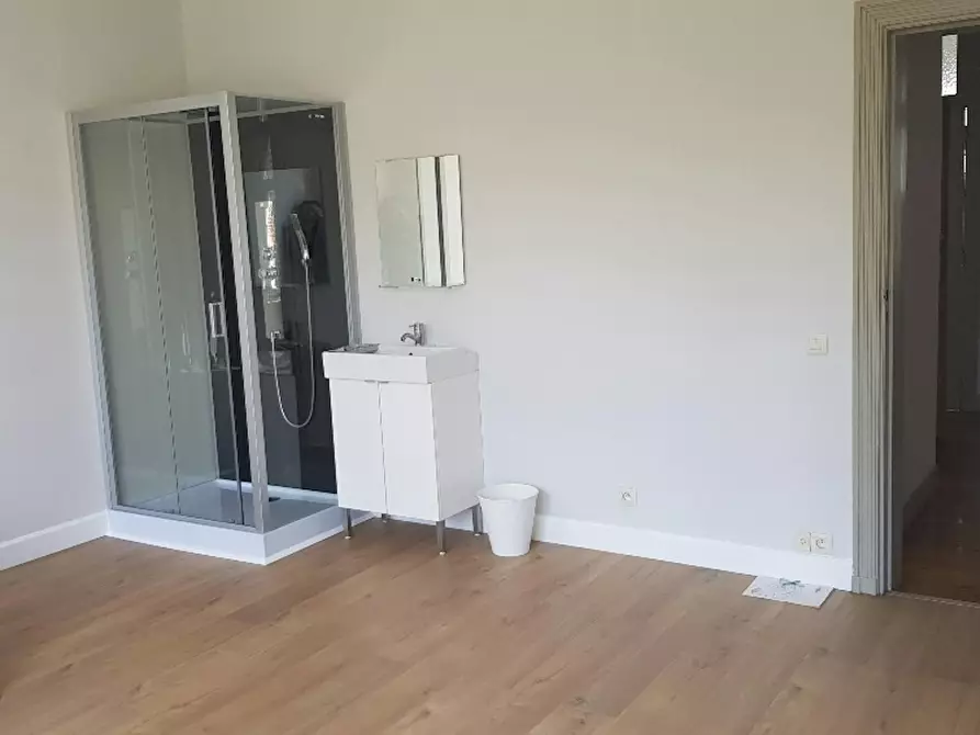 Immagine 1 di Camera in affitto  in Avenue Gisseleire Versé a Berchem-Sainte-Agathe
