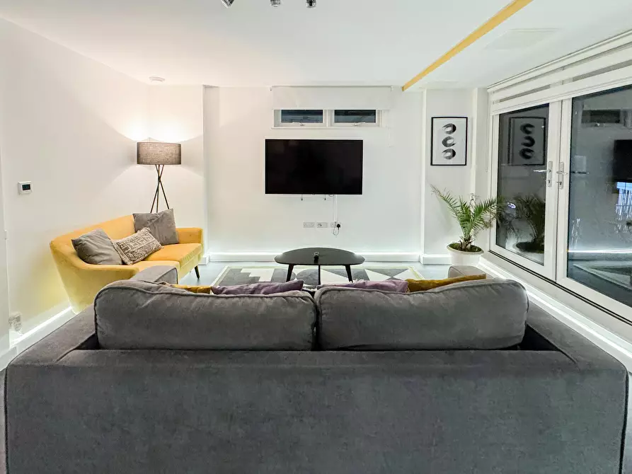 Immagine 6 di Appartamento in affitto  in Blackwall Lane a Greenwich