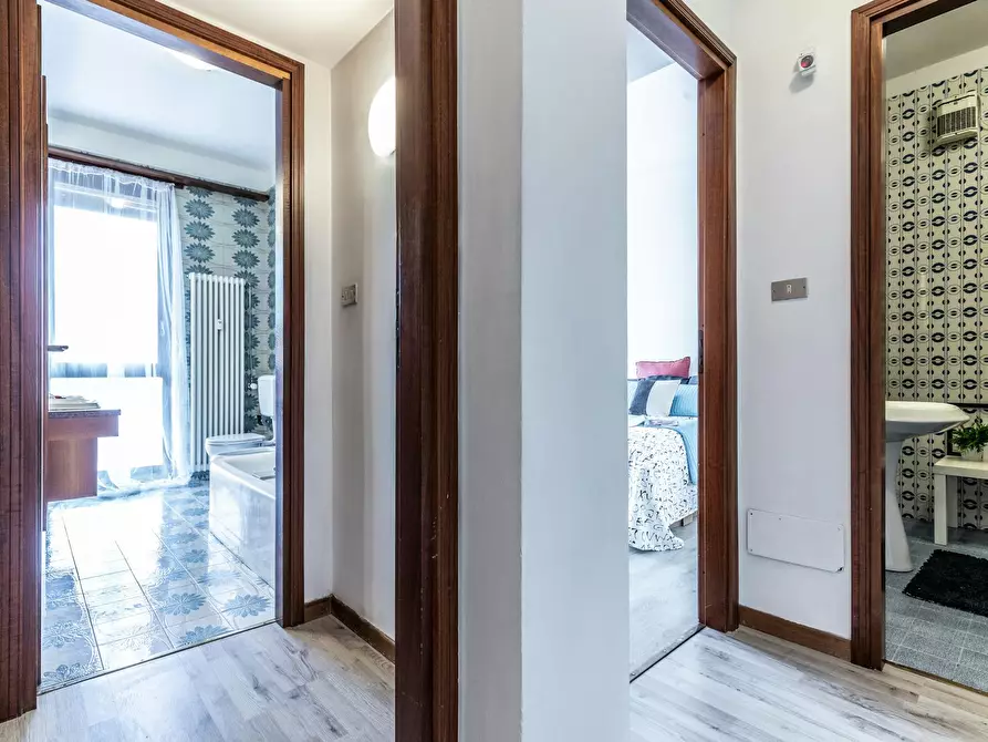 Immagine 6 di Camera in affitto  in Viale Pietro Pietramellara a Bologna