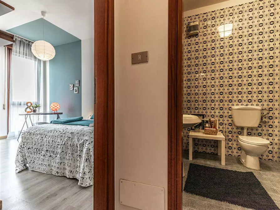 Immagine 8 di Camera in affitto  in Viale Pietro Pietramellara a Bologna