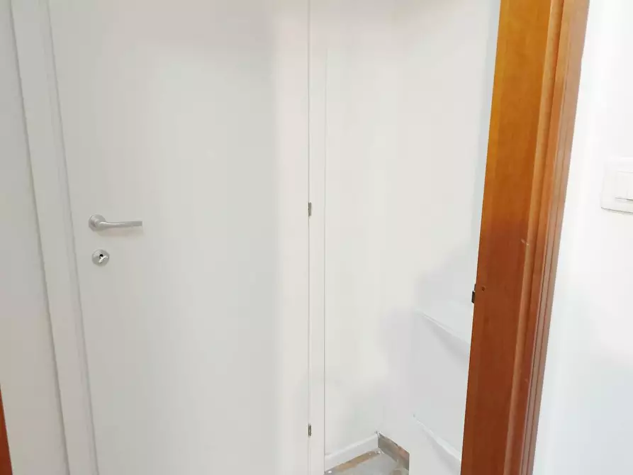 Immagine 8 di Camera in affitto  in Viale Pietro Pietramellara a Bologna