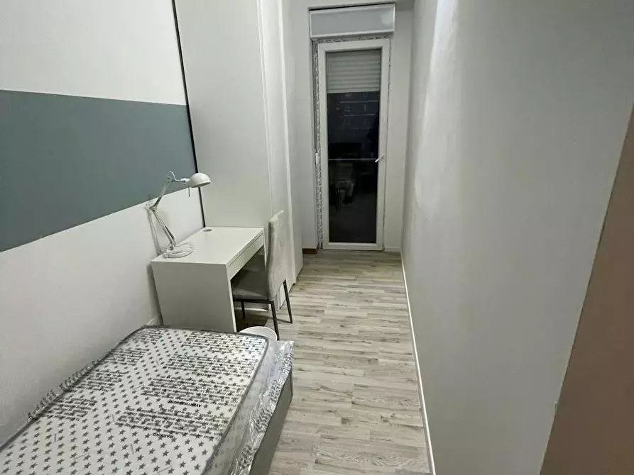 Immagine 8 di Camera in affitto  in Viale Pietro Pietramellara a Bologna