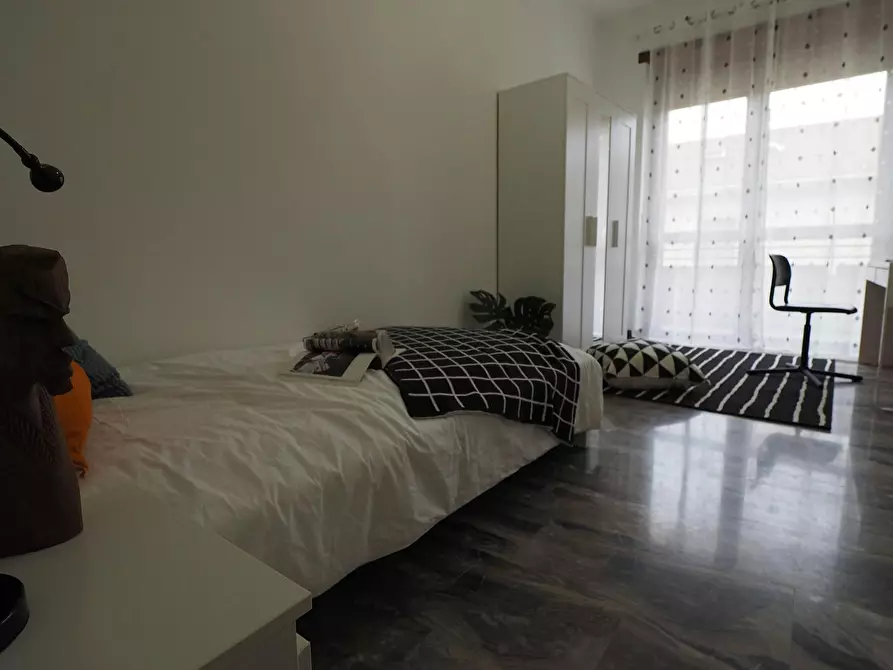 Immagine 1 di Camera in affitto  in Via Santa Chiara a Torino