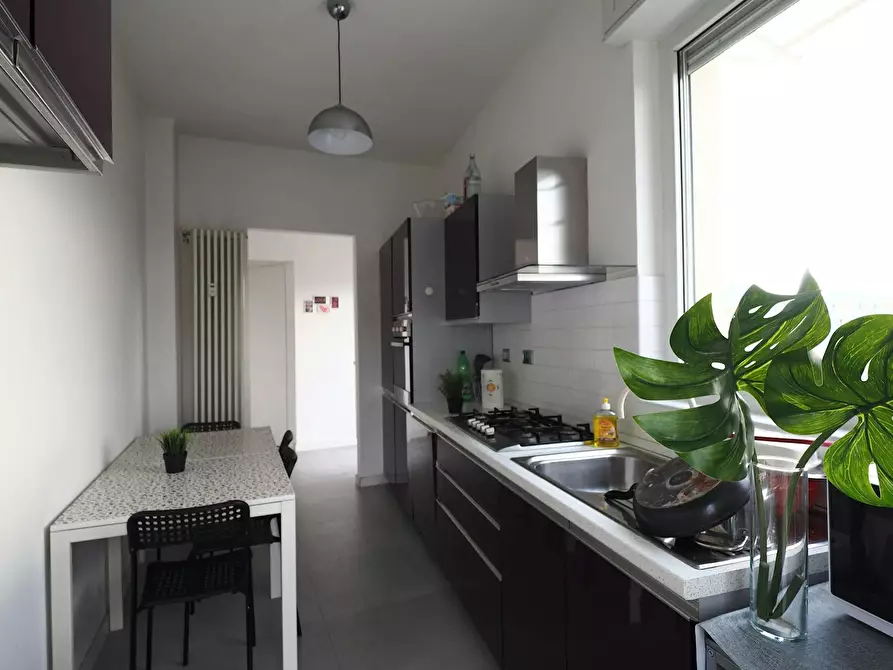 Immagine 5 di Camera in affitto  in Via Verolengo a Torino