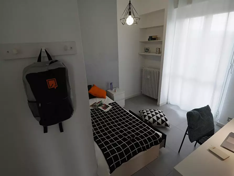 Immagine 3 di Camera in affitto  in Via Verolengo a Torino