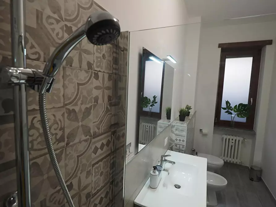 Immagine 10 di Camera in affitto  in Via Santa Chiara a Torino