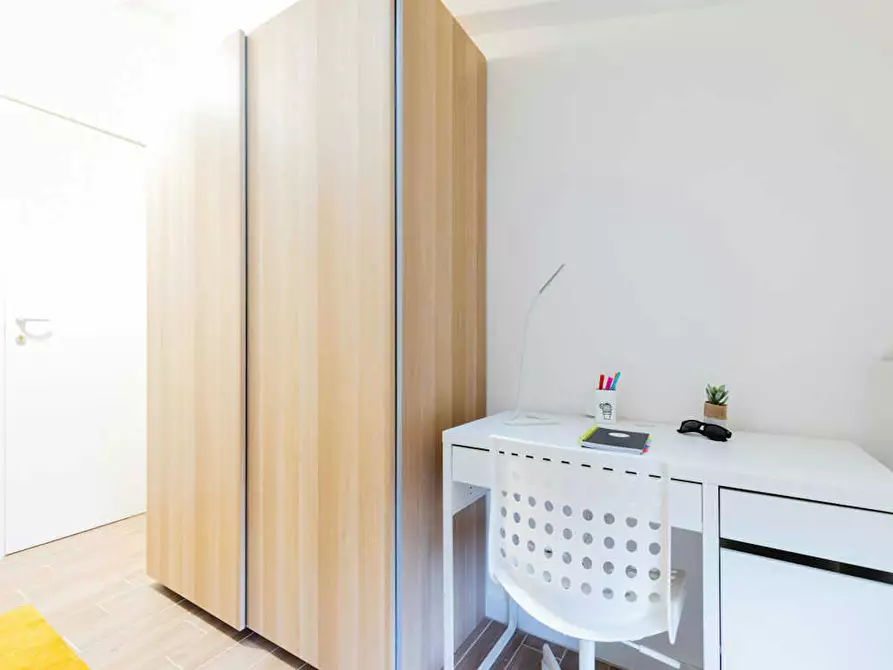 Immagine 6 di Camera in affitto  in Viale Alfredo Oriani a Bologna