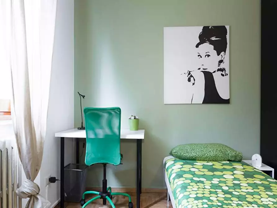 Immagine 5 di Camera in affitto  in Viale Famagosta a Milano