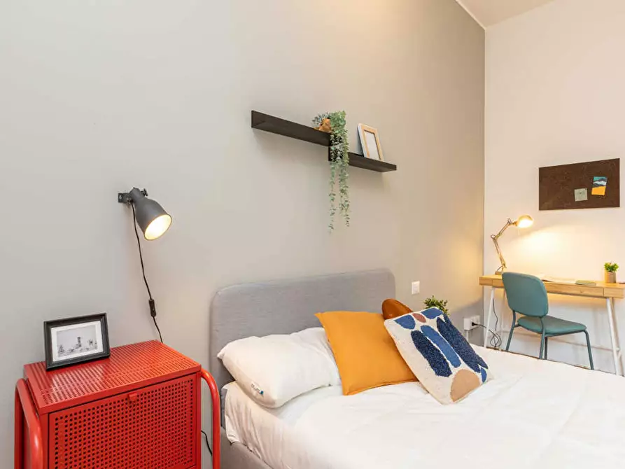 Immagine 10 di Camera in affitto  in Viale Romagna a Milano