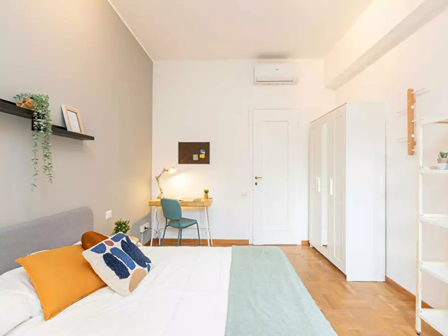 Immagine 3 di Camera in affitto  in Viale Romagna a Milano