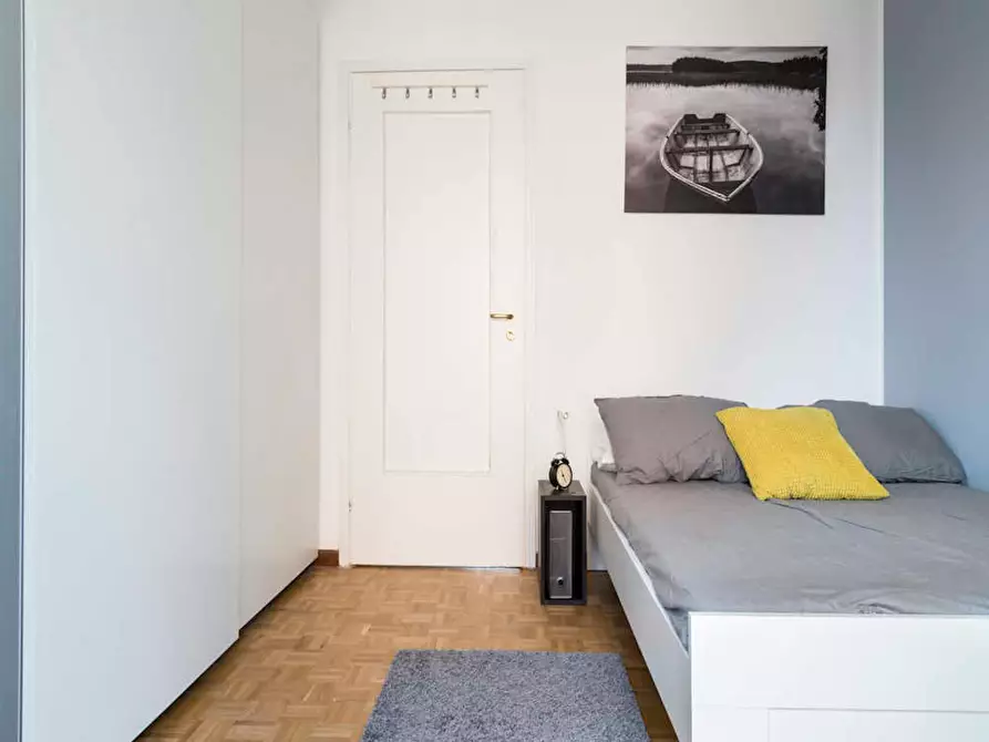 Immagine 3 di Camera in affitto  in Via dei Mandorli a Buccinasco