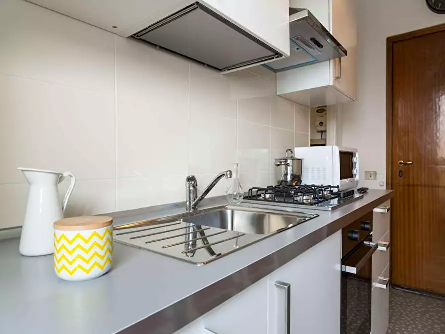 Immagine 9 di Camera in affitto  in Via dei Mandorli a Buccinasco