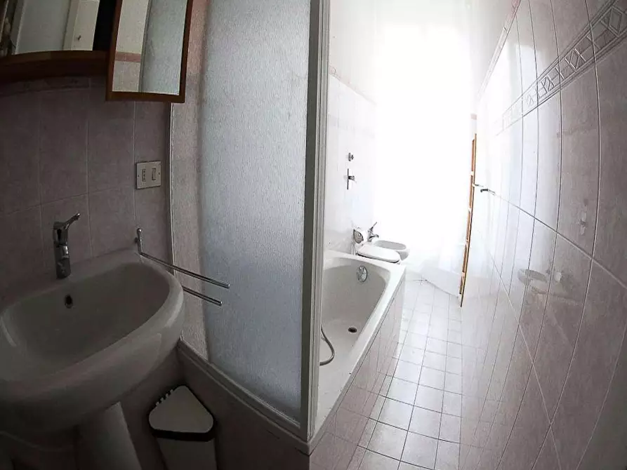 Immagine 10 di Camera in affitto  in Via Felice Casati a Milano