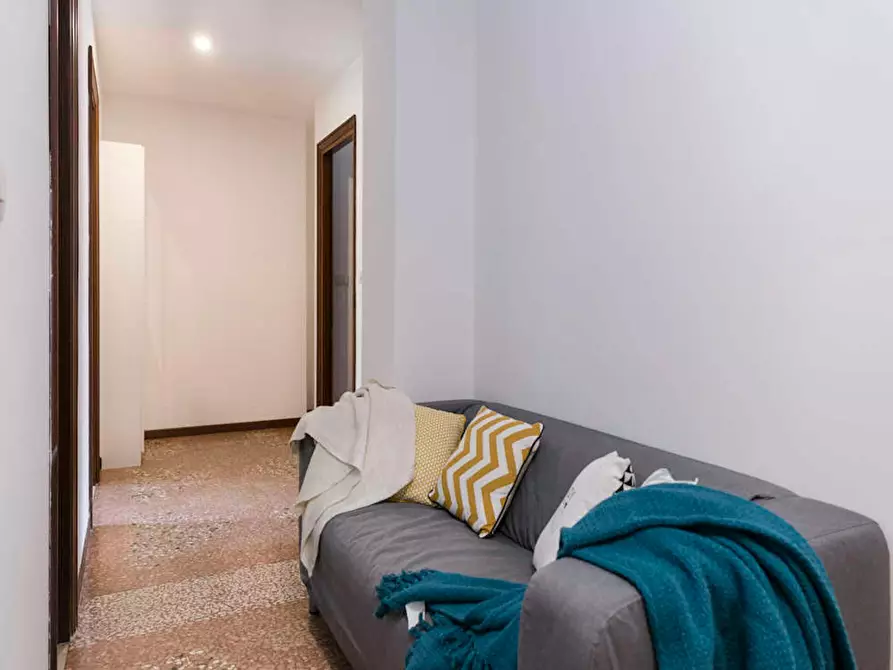 Immagine 8 di Camera in affitto  in Viale Giovanni Vicini a Bologna