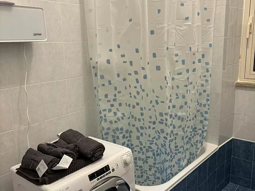 Immagine 10 di Appartamento in affitto  in Via dell'Usignolo a Roma