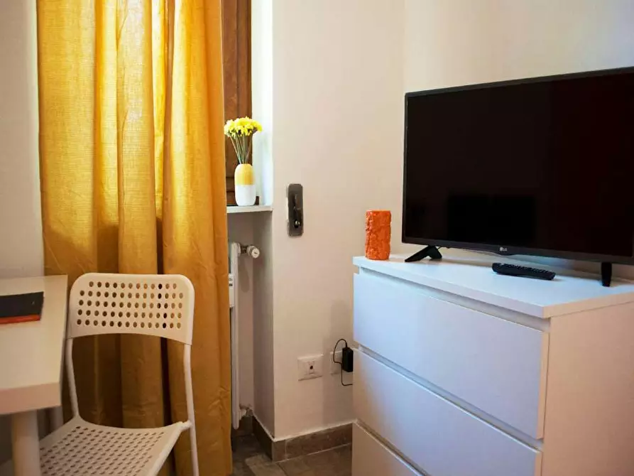 Immagine 8 di Camera in affitto  in Via Edoardo Bassini a Milano