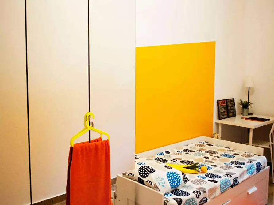 Immagine 6 di Camera in affitto  in Via Edoardo Bassini a Milano