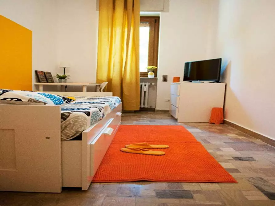 Immagine 2 di Camera in affitto  in Via Edoardo Bassini a Milano