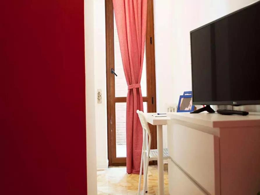 Immagine 7 di Camera in affitto  in Via Edoardo Bassini a Milano