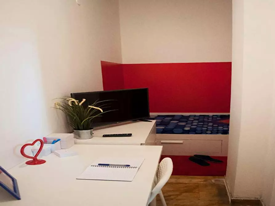 Immagine 2 di Camera in affitto  in Via Edoardo Bassini a Milano