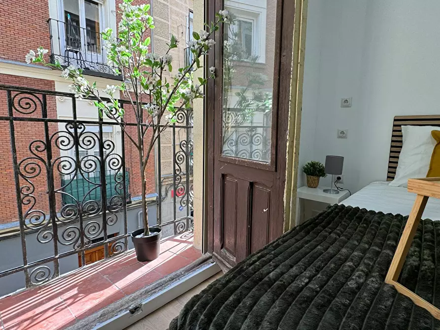 Immagine 3 di Camera in affitto  in Calle de Caravaca a Madrid