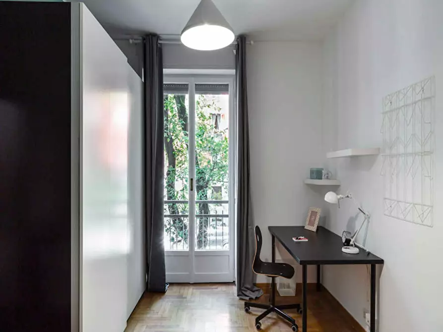 Immagine 5 di Camera in affitto  in Via Tiziano a Milano