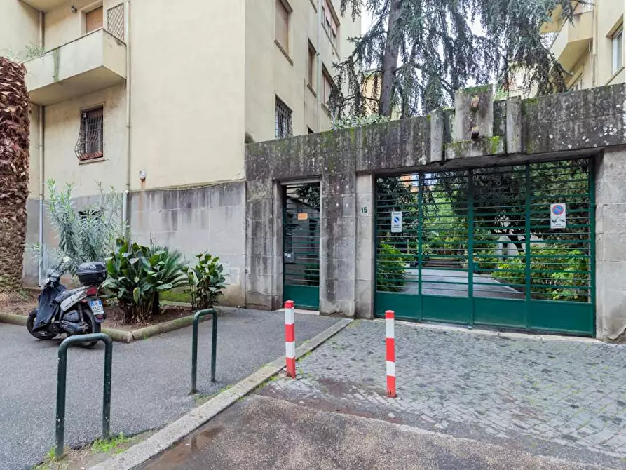 Immagine 10 di Camera in affitto  in Via Benaco a Roma