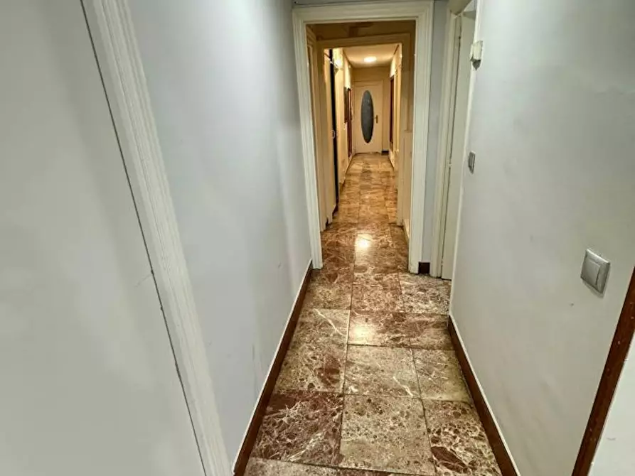 Immagine 7 di Camera in affitto  in Fernández del Campo Kalea a Bilbao