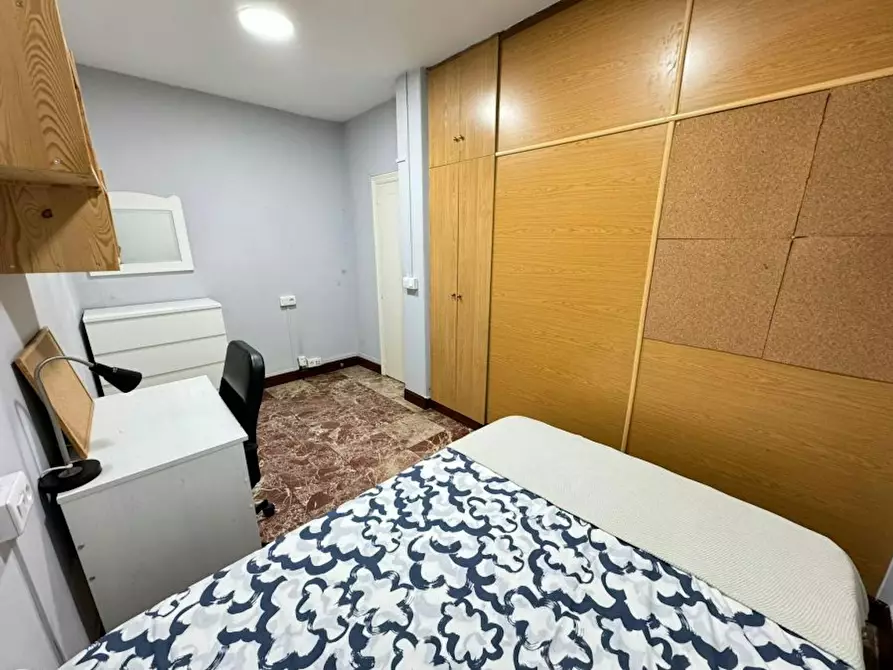 Immagine 2 di Camera in affitto  in Fernández del Campo Kalea a Bilbao