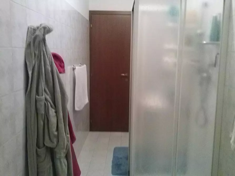 Immagine 3 di Camera condivisa in affitto  in Via Ivrea a Chivasso