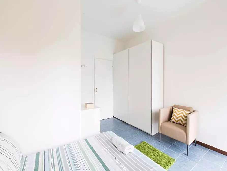 Immagine 5 di Camera in affitto  in Via dei Mandorli a Buccinasco