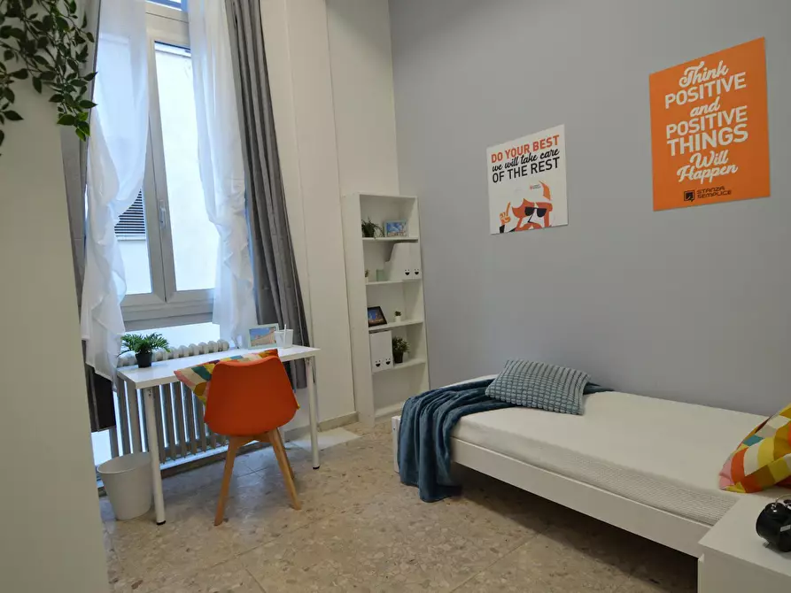 Immagine 2 di Camera in affitto  in Vicolo Franco Villa a Reggio Nell'emilia