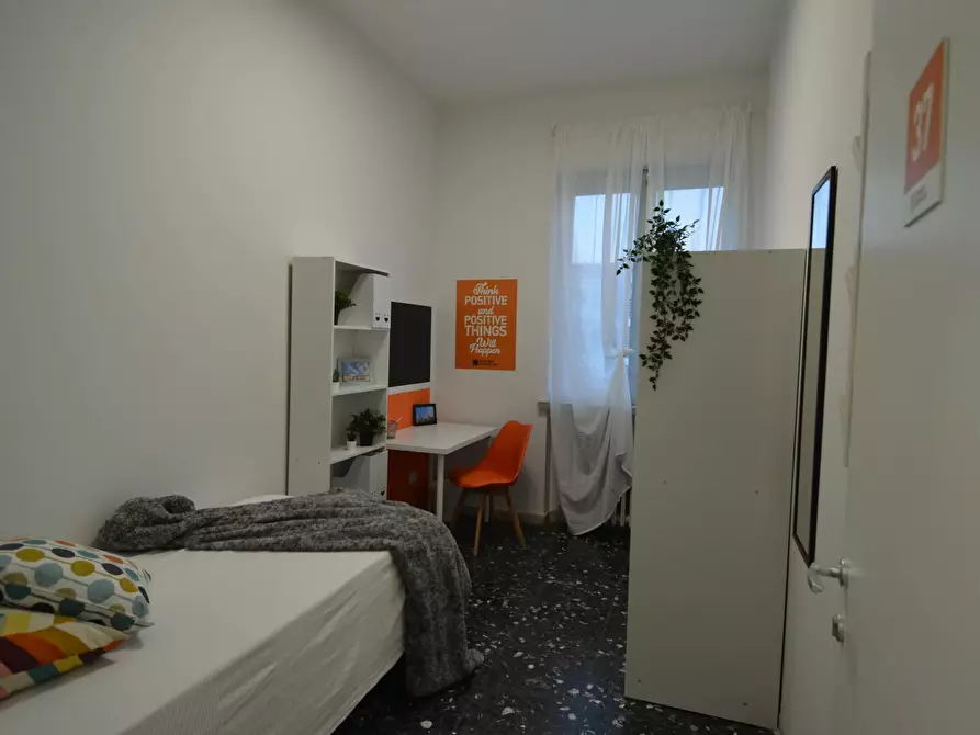 Immagine 5 di Camera in affitto  in Vicolo Franco Villa a Reggio Nell'emilia