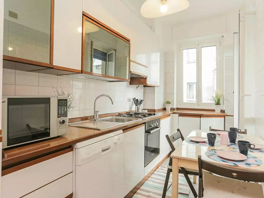 Immagine 6 di Camera in affitto  in Viale Lombardia a Milano