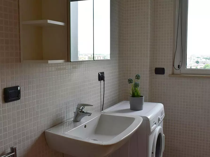 Immagine 7 di Camera condivisa in affitto  in Viale dell'Innovazione a Milano