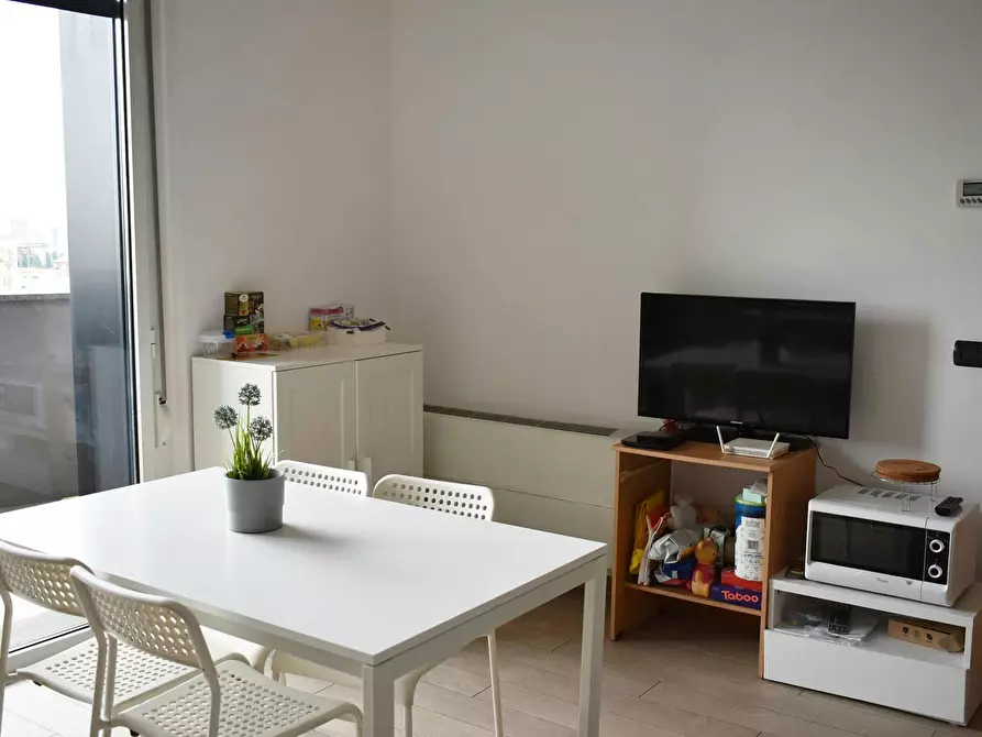 Immagine 5 di Camera condivisa in affitto  in Viale dell'Innovazione a Milano