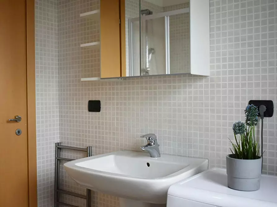 Immagine 8 di Camera condivisa in affitto  in Viale dell'Innovazione a Milano