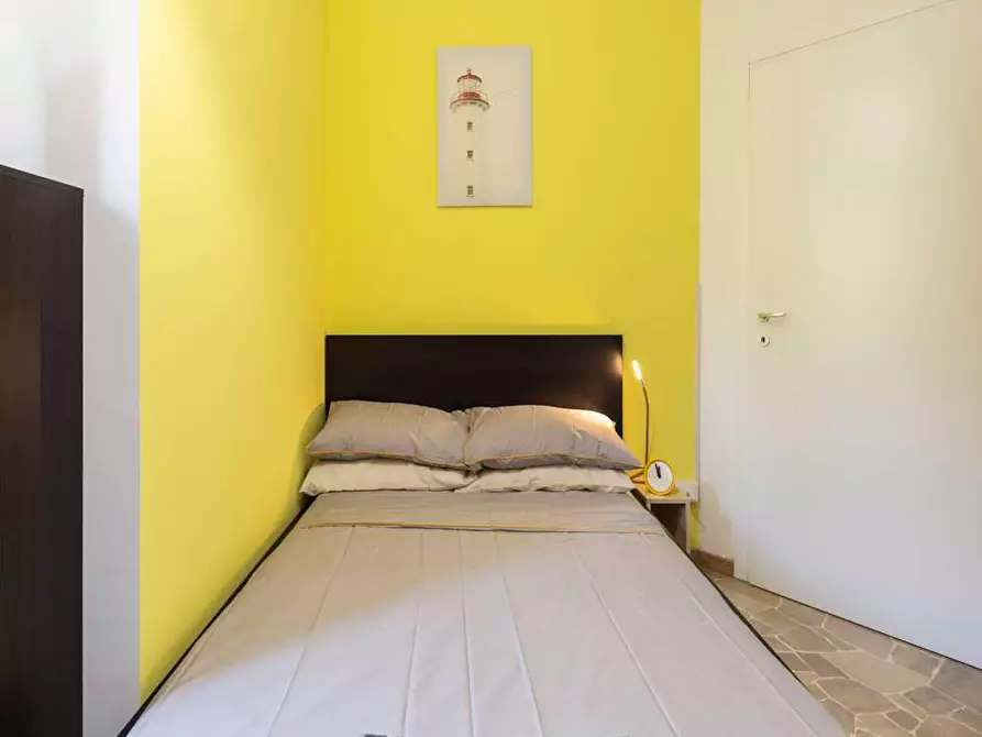 Immagine 3 di Camera in affitto  in Via Lorenteggio a Milano