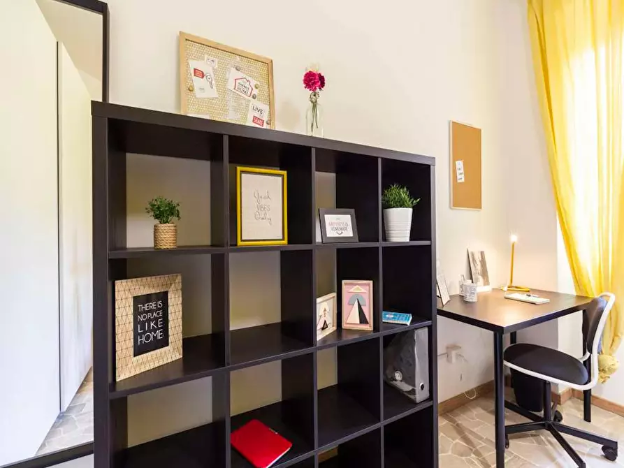 Immagine 6 di Camera in affitto  in Via Lorenteggio a Milano