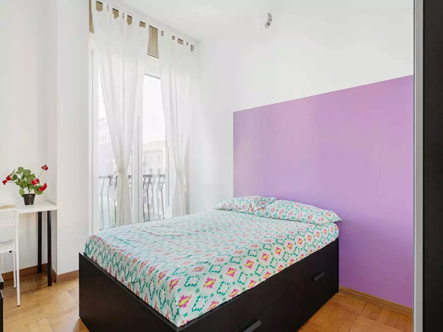 Immagine 1 di Camera in affitto  in Viale Tunisia a Milano