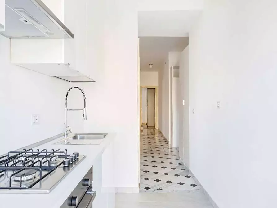 Immagine 6 di Camera in affitto  in Viale Tunisia a Milano