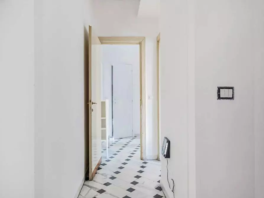 Immagine 8 di Camera in affitto  in Viale Tunisia a Milano