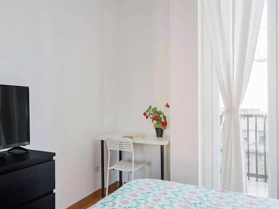 Immagine 3 di Camera in affitto  in Viale Tunisia a Milano