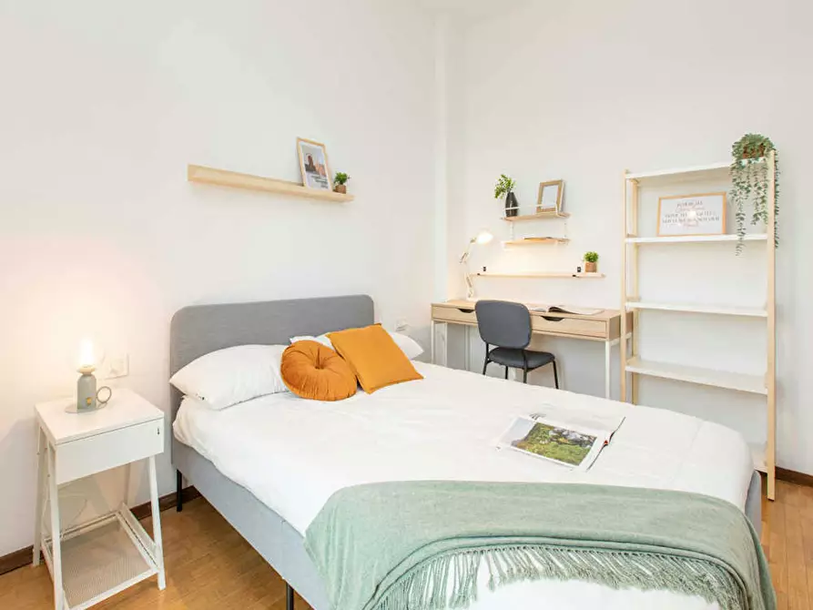 Immagine 4 di Camera in affitto  in Viale Sondrio a Milano